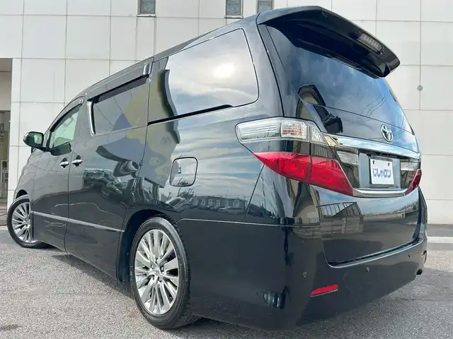 トヨタ ヴェルファイア 2．4Z ゴールデンアイズ 埼玉県 2012(平24)年 12.9万km ブラック (株)IDOMが運営する【じしゃロン熊谷店】の自社ローン専用車両になりますこちらは現金またはオートローンご利用時の価格です。自社ローンご希望の方は別途その旨お申付け下さい/社外アルパインSDナビ　EX0C9V/（フルセグTV/BT/DVD/CD/AM/FM)/車高調/フリップダウンモニター/パワーバックドア/ETC/バックカメラ/クルーズコントロール/コーナーセンサー/スペアキー１本/オットマン/ウォークスルー/電動格納ミラー/MT付オートマ/オートライト/ABS/純正フロアマット/純正１８インチアルミホイール/プッシュスタート