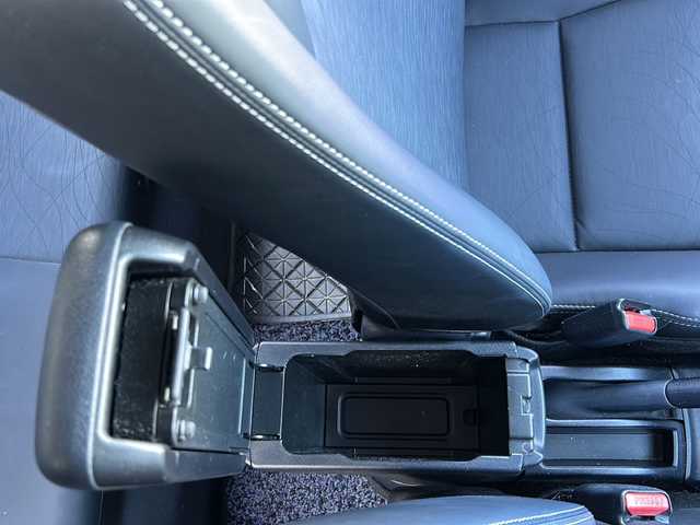 トヨタ アクア G ブラックソフトレザーセレ 長野県 2015(平27)年 8.6万km ダークバイオレットマイカメタリック ・クルーズコントロール/・社外ナビ/(Bluetooth/フルセグTV/CD/DVD)/・純正ビルトインETC/・純正フロアマット/・レザーシート/・シートヒーター(D+N席)/・社外15インチアルミホイール/・オートライト/・取扱説明書/・保証書/・スペアキー