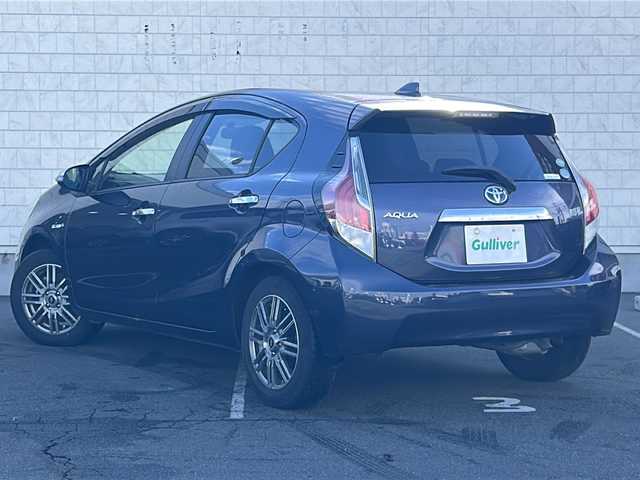 トヨタ アクア G ブラックソフトレザーセレ 長野県 2015(平27)年 8.6万km ダークバイオレットマイカメタリック ・クルーズコントロール/・社外ナビ/(Bluetooth/フルセグTV/CD/DVD)/・純正ビルトインETC/・純正フロアマット/・レザーシート/・シートヒーター(D+N席)/・社外15インチアルミホイール/・オートライト/・取扱説明書/・保証書/・スペアキー