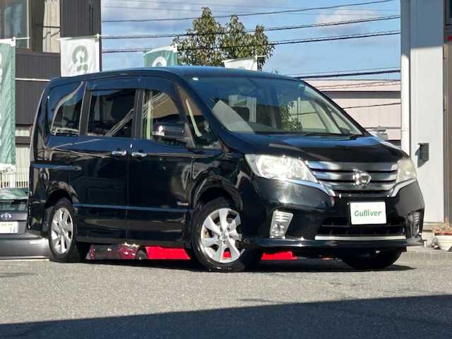 日産 セレナ ハイウェイS G Sハイブリッド 宮城県 2012(平24)年 6.9万km スーパーブラック 純正ナビゲーション　/　（ワンセグテレビ　Ｂｌｕｅｔｏｏｔｈ　CD/DVD　FM/AM）/８人乗り３列シート　/ワンオーナー　/保証書/取扱説明書/アラウンドビューモニター/バックカメラ/両側パワースライドドア/横滑り防止/アイドリングストップ/クルーズコントロール/純正フロアマット/電動格納ミラー/ビルトインETC/パノラミックルーフ/ドアバイザー/オートライト