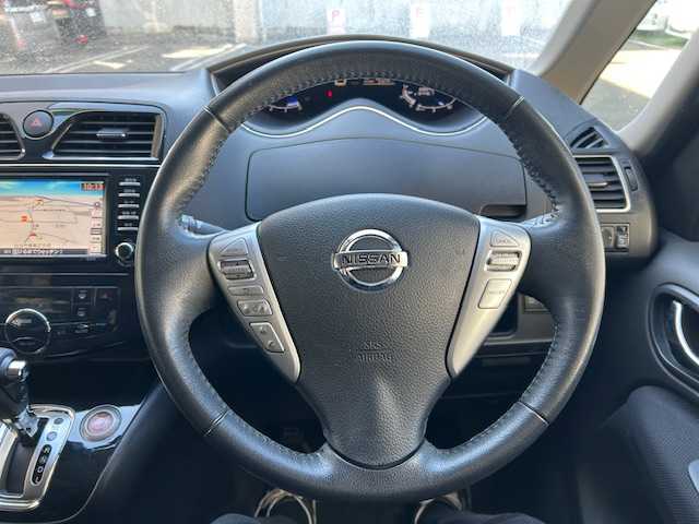 日産 セレナ ハイウェイS G Sハイブリッド 宮城県 2012(平24)年 6.9万km スーパーブラック 純正ナビゲーション　/　（ワンセグテレビ　Ｂｌｕｅｔｏｏｔｈ　CD/DVD　FM/AM）/８人乗り３列シート　/ワンオーナー　/保証書/取扱説明書/アラウンドビューモニター/バックカメラ/両側パワースライドドア/横滑り防止/アイドリングストップ/クルーズコントロール/純正フロアマット/電動格納ミラー/ビルトインETC/パノラミックルーフ/ドアバイザー/オートライト