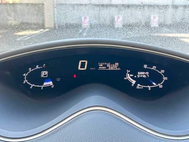 日産 セレナ ハイウェイS G Sハイブリッド 宮城県 2012(平24)年 6.9万km スーパーブラック 純正ナビゲーション　/　（ワンセグテレビ　Ｂｌｕｅｔｏｏｔｈ　CD/DVD　FM/AM）/８人乗り３列シート　/ワンオーナー　/保証書/取扱説明書/アラウンドビューモニター/バックカメラ/両側パワースライドドア/横滑り防止/アイドリングストップ/クルーズコントロール/純正フロアマット/電動格納ミラー/ビルトインETC/パノラミックルーフ/ドアバイザー/オートライト