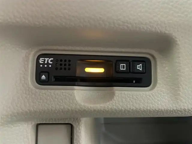 ホンダ Ｎ ＢＯＸ G L ホンダセンシング 鹿児島県 2020(令2)年 2.7万km プラチナホワイトパール 禁煙車/純正SDナビ【VXU-207NBi】/ (Bluetooth.TV.CD.DVD)/ワンセグTV/バックモニター/ホンダセンシング/・アダプティブクルーズコントロール/・レーンキープアシスト/・ロードサインアシスト/片側パワースライドドア/ビルトインETC/社外アルミホイール/電動格納ミラー