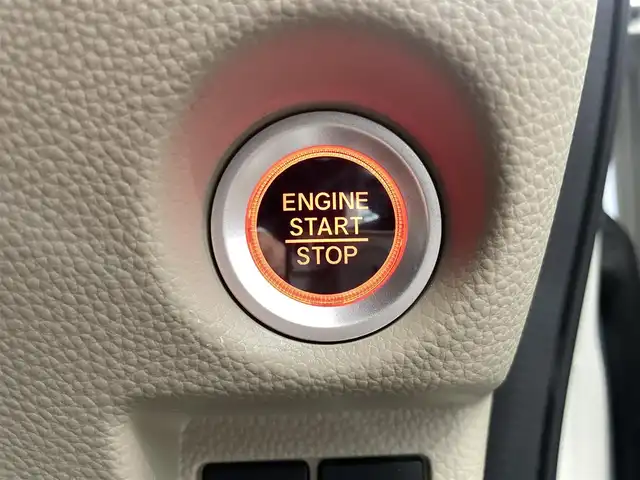 ホンダ Ｎ ＢＯＸ G L ホンダセンシング 鹿児島県 2020(令2)年 2.7万km プラチナホワイトパール 禁煙車/純正SDナビ【VXU-207NBi】/ (Bluetooth.TV.CD.DVD)/ワンセグTV/バックモニター/ホンダセンシング/・アダプティブクルーズコントロール/・レーンキープアシスト/・ロードサインアシスト/片側パワースライドドア/ビルトインETC/社外アルミホイール/電動格納ミラー