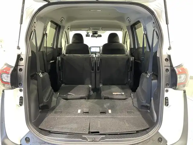 トヨタ シエンタ ハイブリッド G セーフティエディションⅡ 愛知県 2022(令4)年 1.6万km ホワイトパールクリスタルシャイン 純正9インチナビ/衝突軽減ブレーキ/両側電動スライドドア/ビルトインETC/シートヒーター/LEDヘッドライト/バックカメラ/クルーズコントロール/ドライブレコーダー/ステアリングヒーター/フルセグTV/Bluetooth/コーナーセンサー/レーンキープアシスト/オートハイビーム/プッシュスタート/スマートキー/CD/DVD再生/ミュージックサーバー/純正フロアマット/オートライト/禁煙車/後期モデル/ウィンカーミラー/電動格納ミラー/フォグランプ/ステアリングリモコン/横滑り防止装置/パーキングサポートブレーキ/先行車発進