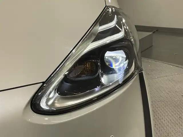 トヨタ シエンタ ハイブリッド G セーフティエディションⅡ 愛知県 2022(令4)年 1.6万km ホワイトパールクリスタルシャイン 純正9インチナビ/衝突軽減ブレーキ/両側電動スライドドア/ビルトインETC/シートヒーター/LEDヘッドライト/バックカメラ/クルーズコントロール/ドライブレコーダー/ステアリングヒーター/フルセグTV/Bluetooth/コーナーセンサー/レーンキープアシスト/オートハイビーム/プッシュスタート/スマートキー/CD/DVD再生/ミュージックサーバー/純正フロアマット/オートライト/禁煙車/後期モデル/ウィンカーミラー/電動格納ミラー/フォグランプ/ステアリングリモコン/横滑り防止装置/パーキングサポートブレーキ/先行車発進