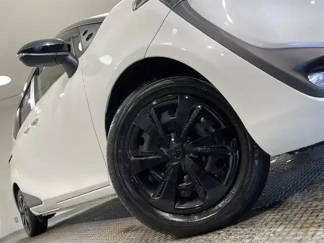 トヨタ シエンタ ハイブリッド G セーフティエディションⅡ 愛知県 2022(令4)年 1.6万km ホワイトパールクリスタルシャイン 純正9インチナビ/衝突軽減ブレーキ/両側電動スライドドア/ビルトインETC/シートヒーター/LEDヘッドライト/バックカメラ/クルーズコントロール/ドライブレコーダー/ステアリングヒーター/フルセグTV/Bluetooth/コーナーセンサー/レーンキープアシスト/オートハイビーム/プッシュスタート/スマートキー/CD/DVD再生/ミュージックサーバー/純正フロアマット/オートライト/禁煙車/後期モデル/ウィンカーミラー/電動格納ミラー/フォグランプ/ステアリングリモコン/横滑り防止装置/パーキングサポートブレーキ/先行車発進