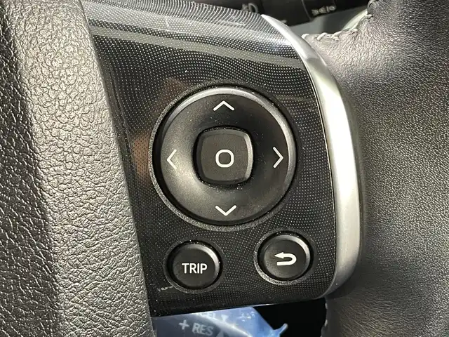 トヨタ シエンタ ハイブリッド G セーフティエディションⅡ 愛知県 2022(令4)年 1.6万km ホワイトパールクリスタルシャイン 純正9インチナビ/衝突軽減ブレーキ/両側電動スライドドア/ビルトインETC/シートヒーター/LEDヘッドライト/バックカメラ/クルーズコントロール/ドライブレコーダー/ステアリングヒーター/フルセグTV/Bluetooth/コーナーセンサー/レーンキープアシスト/オートハイビーム/プッシュスタート/スマートキー/CD/DVD再生/ミュージックサーバー/純正フロアマット/オートライト/禁煙車/後期モデル/ウィンカーミラー/電動格納ミラー/フォグランプ/ステアリングリモコン/横滑り防止装置/パーキングサポートブレーキ/先行車発進