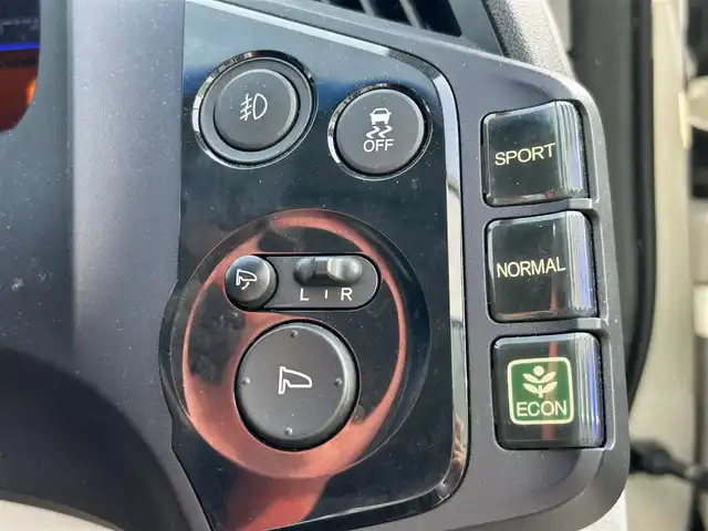 ホンダ ＣＲ－Ｚ α 奈良県 2011(平23)年 11.1万km プレミアムホワイトパール 純正ナビ/(AM/FM/HDD/iPod/USB/ワンセグTV）/バックカメラ/クルーズコントロール/ビルトインETC/オートライト/革巻きステアリング/ステアリングスイッチ/横滑り防止装置/電格ウインカーミラー/フロアマット