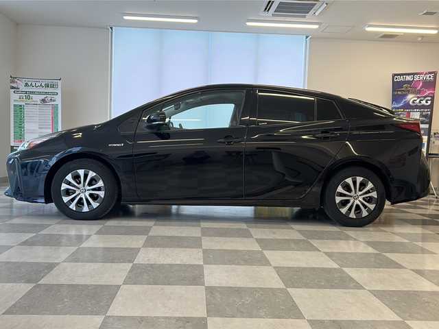 トヨタ プリウス A 岐阜県 2019(令1)年 7.8万km アティチュードブラックマイカ ワンオーナー/トヨタセーフティセンス/レーダークルーズコントロール/レーンキープ/オートマチックハイビーム/純正８インチナビ /フルセグTV/Bluetooth/バックカメラ/フロントカメラ/ドライブレコーダー/ヘッドアップディスプレイ/LEDヘッドライト/LEDフォグライト