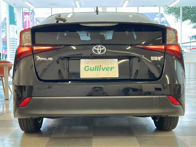 トヨタ プリウス A 岐阜県 2019(令1)年 7.8万km アティチュードブラックマイカ ワンオーナー/トヨタセーフティセンス/レーダークルーズコントロール/レーンキープ/オートマチックハイビーム/純正８インチナビ /フルセグTV/Bluetooth/バックカメラ/フロントカメラ/ドライブレコーダー/ヘッドアップディスプレイ/LEDヘッドライト/LEDフォグライト