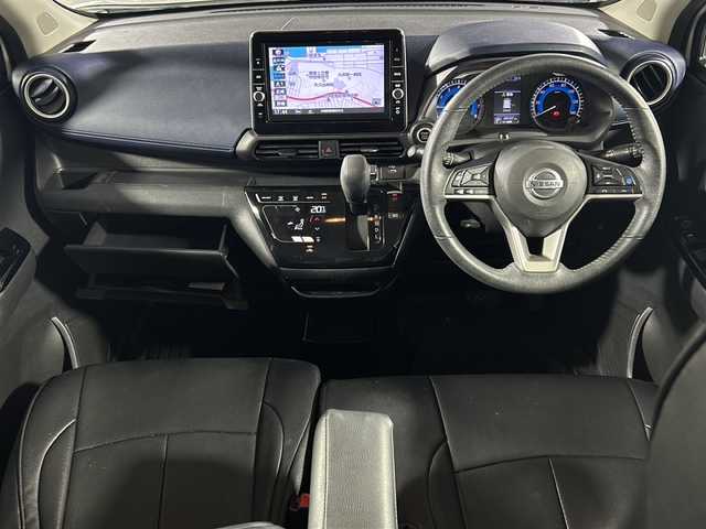 日産 デイズ HWS G ターボ プロパイロットED 沖縄県 2019(令1)年 4.9万km ホワイトパール 禁煙車　/純正９インチナビ/【ＣＤ／ＤＶＤ／フルセグＴＶ／ＢＴ】　/バックカメラ/全方位カメラ　/ドライブレコーダー　/ＥＴＣ　/衝突被害軽減システム　/レーンキープアシスト　/前後コーナーセンサー　/オートマチックハイビーム/レーダークルーズコントロール　/ＬＥＤヘッドライト　/オートライト/革調シートカバー/純正フロアマット