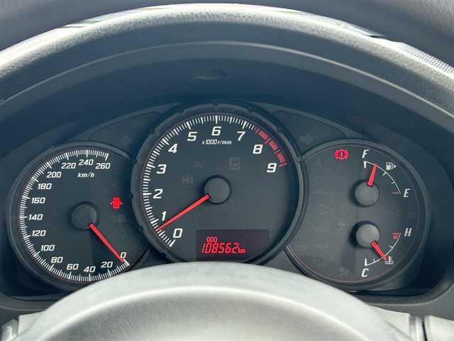 トヨタ ８６ G 福岡県 2019(令1)年 10.9万km クリスタルホワイトパール GTウィング/フルエアロ/Defiメーター/A’PEXi製ターボ/BLITZ製オイルフィルター/ROSSOMODELLO製マフラー/ITARU製ホイール/盗難防止装置/横滑り防止装置/純正ナビ/Bluetooth/フルセグTV/ipod/USB/ETC2.0/アルカンターラ/社外フロアマット/衝突被害軽減ブレーキ