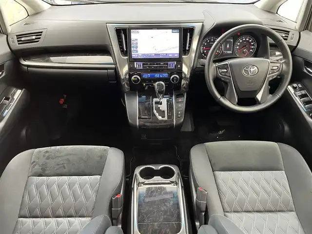 トヨタ アルファード S 滋賀県 2022(令4)年 3.3万km ブラック アルパイン製ナビ/フルセグTV・Bluetooth・HDMI・USB/アルパイン製フリップダウンモニター/デジタルインナーミラー/ドライブレコーダー/ETC/両側パワースライド/電動パーキングブレーキ/追従クルーズコントロール/後部座席オットマン/横滑り防止機能/車線逸脱警報機能/オートハイビーム/ステアリングリモコン/革巻きステアリング/オートエアコン/純正18インチアルミホイール
