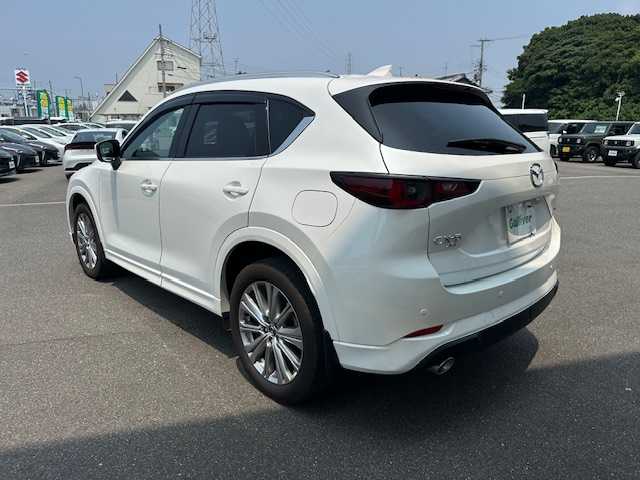 マツダ ＣＸ－５ 大阪府 2022(令4)年 2.9万km スノーフレイクホワイトパールマイカ 純正12インチSDナビ（Bluetooth接続/USB接続）/全方位カメラ/バックカメラ/BSM/衝突被害軽減システム/レーンキープアシスト/横滑り防止装置/ダウンヒルアシストコントロール/コーナーセンサー（前後）/シートヒーター（D/N席）/エアシーター（D/N席）/ETC/純正ドライブレコーダー（C9K7 V6 580）/ステアリングヒーター/ターボ/ルーフレール/純正AW（19インチ）/純正フロアマット/純正LEＤライト/純正DVDプレイヤー/スペアキー/取扱説明書