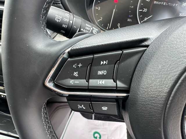マツダ ＣＸ－５ 大阪府 2022(令4)年 2.9万km スノーフレイクホワイトパールマイカ 純正12インチSDナビ（Bluetooth接続/USB接続）/全方位カメラ/バックカメラ/BSM/衝突被害軽減システム/レーンキープアシスト/横滑り防止装置/ダウンヒルアシストコントロール/コーナーセンサー（前後）/シートヒーター（D/N席）/エアシーター（D/N席）/ETC/純正ドライブレコーダー（C9K7 V6 580）/ステアリングヒーター/ターボ/ルーフレール/純正AW（19インチ）/純正フロアマット/純正LEＤライト/純正DVDプレイヤー/スペアキー/取扱説明書