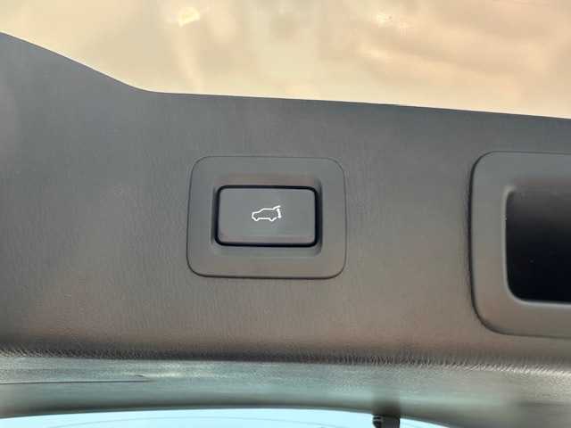 マツダ ＣＸ－５ 大阪府 2022(令4)年 2.9万km スノーフレイクホワイトパールマイカ 純正12インチSDナビ（Bluetooth接続/USB接続）/全方位カメラ/バックカメラ/BSM/衝突被害軽減システム/レーンキープアシスト/横滑り防止装置/ダウンヒルアシストコントロール/コーナーセンサー（前後）/シートヒーター（D/N席）/エアシーター（D/N席）/ETC/純正ドライブレコーダー（C9K7 V6 580）/ステアリングヒーター/ターボ/ルーフレール/純正AW（19インチ）/純正フロアマット/純正LEＤライト/純正DVDプレイヤー/スペアキー/取扱説明書