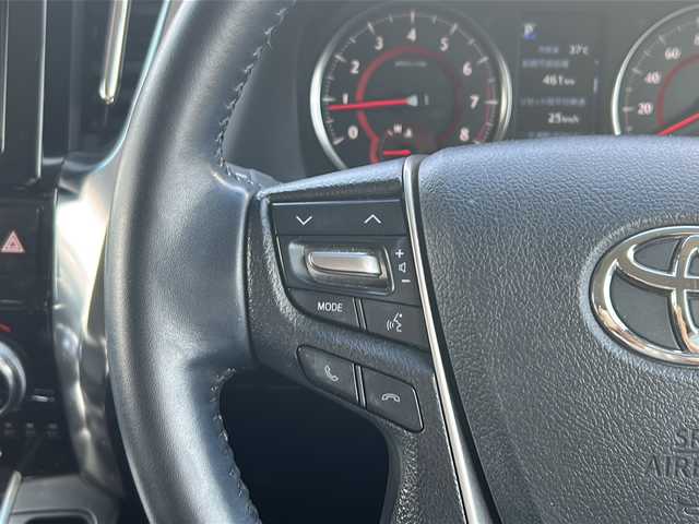 トヨタ アルファード S 愛知県 2019(平31)年 5.1万km ホワイトパールクリスタルシャイン /禁煙車/８人乗り//純正９インチナビ・フルセグTV//純正フリップダウンモニター//ビルトインETC//バックカメラ//前後ドライブレコーダー//両側パワスラ//LEDオートライト//セーフティセンス//プリクラッシュセーフティ//レーントレーシングアシスト//アダプティブハイビームシステム//オートマチックハイビーム//ロードサインアシスト//パーキングサポートブレーキ//レーダークルーズコントロール//先行車発進告知機能//ステアスイッチ//電動格納ミラーウインカー//ドアバイザー/フロアマット//新車保証書/取扱説明書//スペアキー