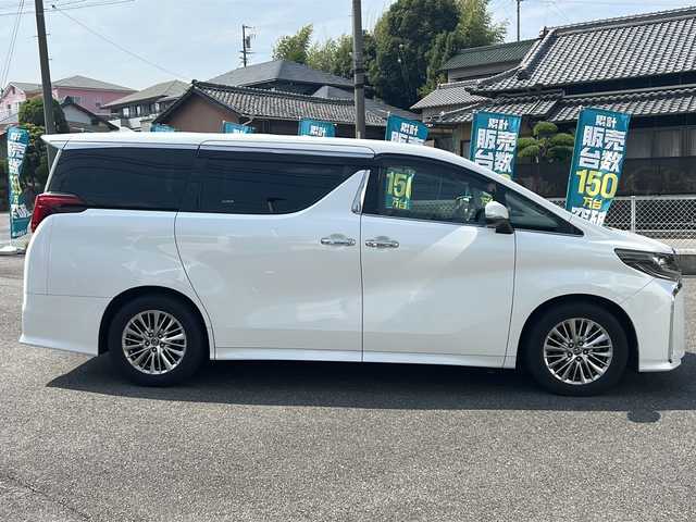 トヨタ アルファード S 愛知県 2019(平31)年 5.1万km ホワイトパールクリスタルシャイン /禁煙車/８人乗り//純正９インチナビ・フルセグTV//純正フリップダウンモニター//ビルトインETC//バックカメラ//前後ドライブレコーダー//両側パワスラ//LEDオートライト//セーフティセンス//プリクラッシュセーフティ//レーントレーシングアシスト//アダプティブハイビームシステム//オートマチックハイビーム//ロードサインアシスト//パーキングサポートブレーキ//レーダークルーズコントロール//先行車発進告知機能//ステアスイッチ//電動格納ミラーウインカー//ドアバイザー/フロアマット//新車保証書/取扱説明書//スペアキー
