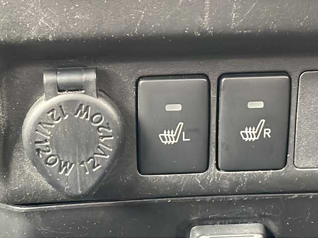 トヨタ ルーミー カスタムG 福井県 2019(令1)年 3.1万km レーザーブルークリスタルシャイン ・４WD/・禁煙車/・寒冷地仕様/・ワンオーナー/・純正SDナビ/BT/CD/DVD/SD/フルセグ/・両側電動スライドドア/・前席シートヒーター/・バックカメラ/・前後コーナーセンサー/・前後ドライブレコーダー/・誤発進抑制機能/・車線逸脱警報機能/・クルーズコントロール/・オートマチックハイビーム/・オートライト/・リアヒーター/・ワイパーデアイサー/・電格ミラー/・プッシュスタート/・シートバックテーブル/・スペアキー1本/・保証書