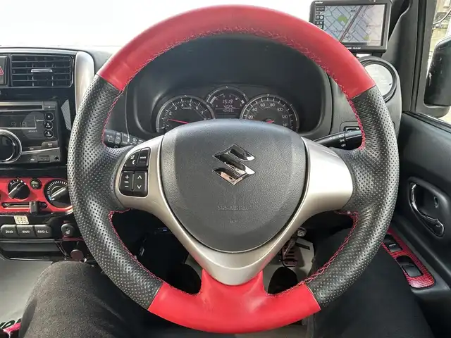 スズキ ジムニー ランドベンチャー 山形県 2017(平29)年 4.4万km ブルーイッシュブラックパール3 4WD/5速マニュアル/社外サス（純正有り）/社外マフラー（純正有り）/前後ドライブレコーダー/追加ブーストメーター/社外LEDテールランプ/レザーシート/リモコンキー/ヒートヒータ（D）/ETC/フォグランプ/純正16インチアルミホイール/アルミ付きスタッドレス有り/保証書、取扱説明書