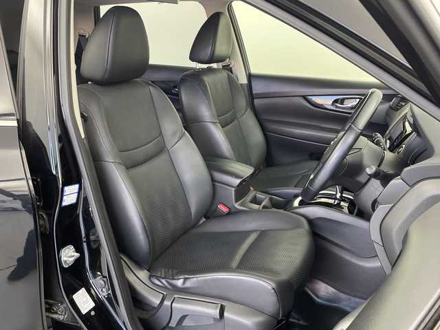 日産 エクストレイル 20X 愛知県 2018(平30)年 6.3万km ダイヤモンドブラック 社外ナビ（AVIC-RZ711）/・フルセグ/・Ｂｌｕｅｔｏｏｔｈ接続/・ＣＤ／ＤＶＤ再生/アラウンドビューモニター/アルパイン製後席モニター/ＥＴＣ/インテリジェントルームミラー/前方ドライブレコーダー/前後コーナーセンサー/エマージェンシーブレーキ/レーンキープアシスト/LEDオートライト/カブロンシート/ドアミラーヒーター/ステアリングヒーター