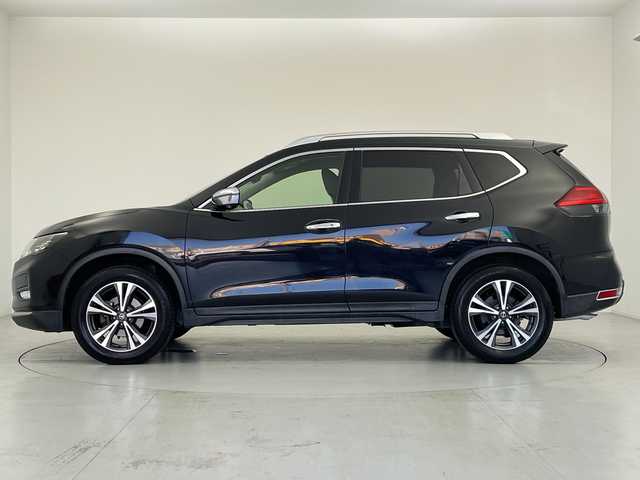 日産 エクストレイル 20X 愛知県 2018(平30)年 6.3万km ダイヤモンドブラック 社外ナビ（AVIC-RZ711）/・フルセグ/・Ｂｌｕｅｔｏｏｔｈ接続/・ＣＤ／ＤＶＤ再生/アラウンドビューモニター/アルパイン製後席モニター/ＥＴＣ/インテリジェントルームミラー/前方ドライブレコーダー/前後コーナーセンサー/エマージェンシーブレーキ/レーンキープアシスト/LEDオートライト/カブロンシート/ドアミラーヒーター/ステアリングヒーター