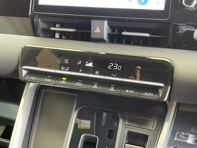 トヨタ ヴォクシー ハイブリッド S－G 岩手県 2025(令7)年 0.7万km メタルストリームM ワンオーナー/４WD/左側パワースライドドア/トヨタセーフティセンス/プリクラッシュセーフティ/レーンディパーチャーアラート/レーントレーシングアシスト/レーダークルーズコントロール/プロアクティブドライビングアシスト/オートマチックハイビーム/ロードサインアシスト/クリアランスソナー/先行車発進告知機能/横滑り防止装置/ロールサンシェード/純正ナビ/フルセグTV/バックモニター/ETC2.0/ドライブレコーダー/LEDヘッドランプ/純正16インチアルミホイール