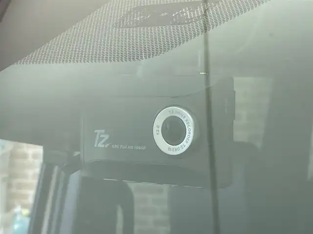 トヨタ ヴォクシー ハイブリッド S－G 岩手県 2025(令7)年 0.7万km メタルストリームM ワンオーナー/４WD/左側パワースライドドア/トヨタセーフティセンス/プリクラッシュセーフティ/レーンディパーチャーアラート/レーントレーシングアシスト/レーダークルーズコントロール/プロアクティブドライビングアシスト/オートマチックハイビーム/ロードサインアシスト/クリアランスソナー/先行車発進告知機能/横滑り防止装置/ロールサンシェード/純正ナビ/フルセグTV/バックモニター/ETC2.0/ドライブレコーダー/LEDヘッドランプ/純正16インチアルミホイール