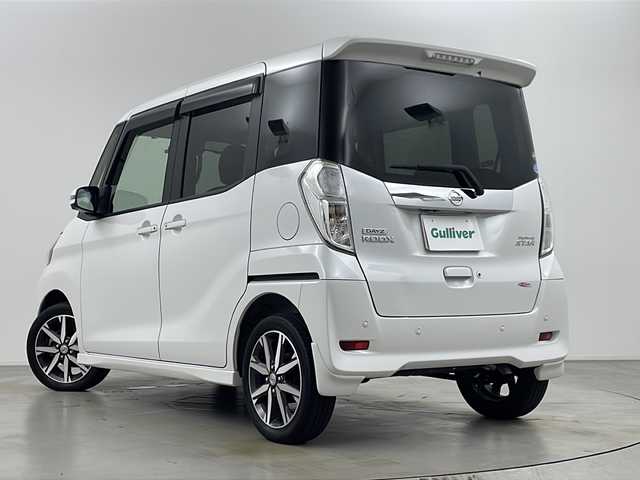 日産 デイズ ルークス ハイウェイスター Gターボ 埼玉県 2019(令1)年 1.9万km ホワイトパール 純正ナビ（MM318D-W）/（Ｂｌｕｅｔｏｏｔｈ・ＣＤ・ＤＶＤ・ＡＭ・ＦＭ）/前方ドライブレコーダー　/全方位カメラ/ＥＴＣ/両側パワースライドドア/クルーズコントロール/アラウンドビューモニター/ロールサンシェード/前後コーナーセンサー/レーンキープアシスト/横滑り防止装置/衝突軽減ブレーキ/LEDヘッドライト/オートハイビーム/純正アルミホイール/純正フロアマット/スマートキー