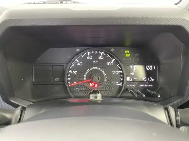 ダイハツ タフト X 愛知県 2021(令3)年 1.8万km フォレストカーキメタリック /禁煙車//純正ナビ【NMZK-W71D】//バックカメラ//フルセグTV・Bluetooth・CD・DVD//スカイフィールトップ(シェード付き)//スマートアシスト//衝突回避支援ブレーキ//衝突警報//ブレーキ制御付誤発進抑制(前方・後方)//車線逸脱抑制//車線逸脱警報//路側逸脱警報//ふらつき警報//先行車発進お知らせ//オートハイビーム//サイドビューランプ//コーナーセンサー//横滑り防止//トラクションコントロール//ヒルスタートアシスト//フルファブリックシート//フロントセパレートシート//プッシュスタート//キーフリーシステム//電子パーキングブレーキ//ブレーキホールド//フロアマット//ISOFIX//イモビライザー//セキュリティアラーム//寒冷地仕様//スペアキー1本//新車保証書・取扱説明書