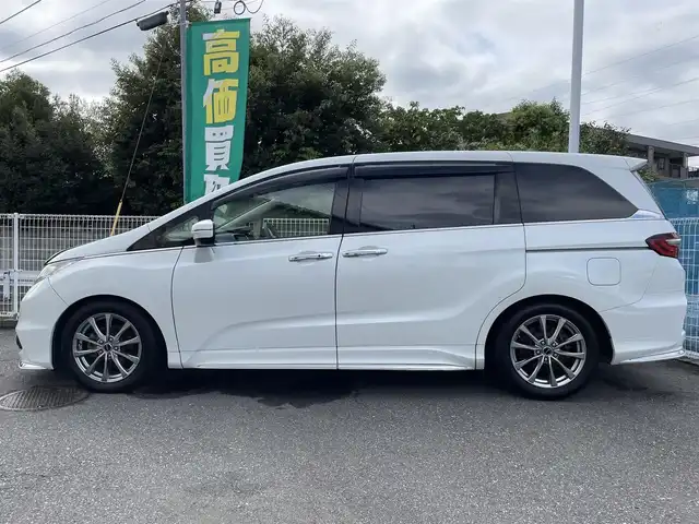 ホンダ オデッセイ アブソルート 埼玉県 2014(平26)年 9.9万km ホワイトオーキッドパール 純正エアロ/ハーフレザーシート/エマージェンシーストップシグナル/シティブレーキアクティブシステム/誤発進抑制機能/クルーズコントロール/社外メモリーナビ/【AVIC-RZ712】/DTV/DVD/BT/USB/SD/AUX/HDMI/iPod/社外フリップダウンモニター/【TVM-FW1000】/両側パワースライドドア/バックカメラ/社外17インチAW/社外車高調/アイドリングストップ/パドルシフト/LEDアウターウェルカムライト/社外ドライブレコーダー前後/【VREC-DH301D】/ドアバイザー/LEDヘッドライト/フォグライト/ビルトインETC/プッシュスタート/スマートキー