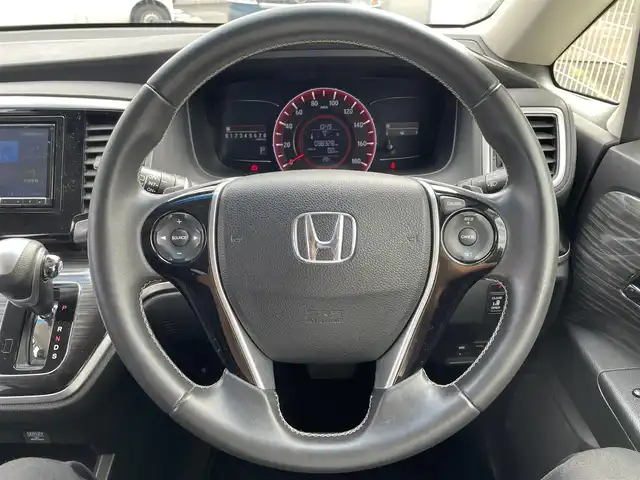 ホンダ オデッセイ アブソルート 埼玉県 2014(平26)年 9.9万km ホワイトオーキッドパール 純正エアロ/ハーフレザーシート/エマージェンシーストップシグナル/シティブレーキアクティブシステム/誤発進抑制機能/クルーズコントロール/社外メモリーナビ/【AVIC-RZ712】/DTV/DVD/BT/USB/SD/AUX/HDMI/iPod/社外フリップダウンモニター/【TVM-FW1000】/両側パワースライドドア/バックカメラ/社外17インチAW/社外車高調/アイドリングストップ/パドルシフト/LEDアウターウェルカムライト/社外ドライブレコーダー前後/【VREC-DH301D】/ドアバイザー/LEDヘッドライト/フォグライト/ビルトインETC/プッシュスタート/スマートキー