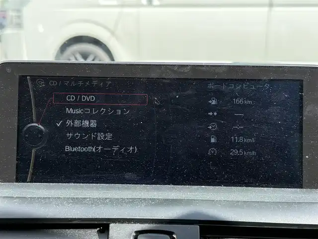 ＢＭＷ １１６ｉ ファッショニスタ 千葉県 2013(平25)年 5.4万km 白 純正８インチナビ/バックカメラ/ＢＬＵＥＴＯＯＴＨ/レザーシート/前席シートヒーター/社外フロアマット/純正アルミホイール/ＡＢＳ/オートライト/衝突軽減ブレーキ/前後コーナーセンサー/ＥＴＣ