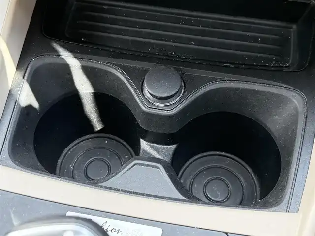 ＢＭＷ １１６ｉ ファッショニスタ 千葉県 2013(平25)年 5.4万km 白 純正８インチナビ/バックカメラ/ＢＬＵＥＴＯＯＴＨ/レザーシート/前席シートヒーター/社外フロアマット/純正アルミホイール/ＡＢＳ/オートライト/衝突軽減ブレーキ/前後コーナーセンサー/ＥＴＣ