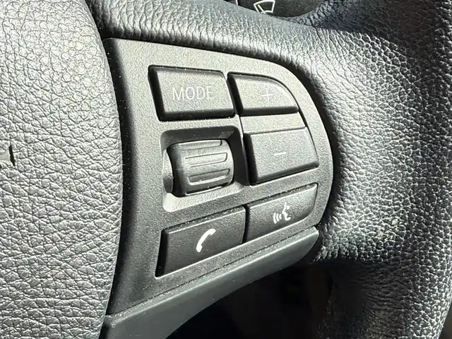 ＢＭＷ １１６ｉ ファッショニスタ 千葉県 2013(平25)年 5.4万km 白 純正８インチナビ/バックカメラ/ＢＬＵＥＴＯＯＴＨ/レザーシート/前席シートヒーター/社外フロアマット/純正アルミホイール/ＡＢＳ/オートライト/衝突軽減ブレーキ/前後コーナーセンサー/ＥＴＣ