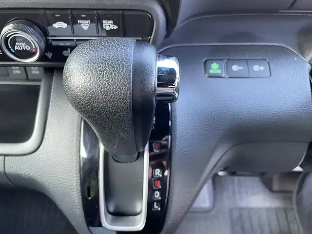 ホンダ Ｎ ＢＯＸ G L ホンダセンシング 岡山県 2019(令1)年 5.5万km ルナシルバーM 社外メモリナビ　AVIC-RZ402/Bluetooth、CD、DVD、AM、FM、AUX/バックカメラ/ETC/前席シートヒーター/片側パワースライドドア/USB充電ポート/オートライト/レーダークルーズコントロール/ホンダセンシング/ロールサンシェード/スマートキー/プッシュスタート