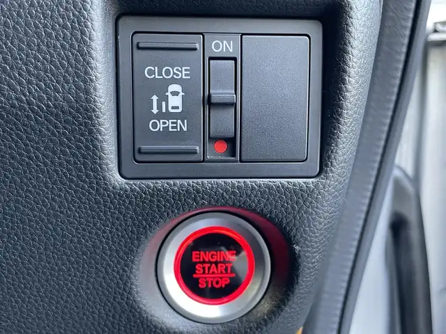 ホンダ Ｎ ＢＯＸ G L ホンダセンシング 岡山県 2019(令1)年 5.5万km ルナシルバーM 社外メモリナビ　AVIC-RZ402/Bluetooth、CD、DVD、AM、FM、AUX/バックカメラ/ETC/前席シートヒーター/片側パワースライドドア/USB充電ポート/オートライト/レーダークルーズコントロール/ホンダセンシング/ロールサンシェード/スマートキー/プッシュスタート