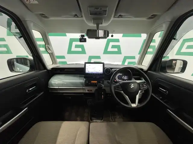 スズキ スペーシア ギア マイスタイル 鹿児島県 2023(令5)年 2.7万km オフブルーメタリック/ホワイト2トーン 純正ナビ/(フルセグTV/Bluetooth/DVD/CD)/全方位モニター/ヘッドアップディスプレイ/スズキセーフティサポート/　・デュアルカメラブレーキサポート/　・誤発進抑制機能/　・車線逸脱抑制機能/　・ふらつき警報機能/　・先行車発進お知らせ機能/　・アダプティブクルーズコントロール/　・標識認識機能/　・ハイビームアシスト/前席シートヒーター/両側パワースライドドア/ロールサンシェード/前後ドライブレコーダー/ETC/純正ドアバイザー/LEDヘッドライト/フォグランプ
