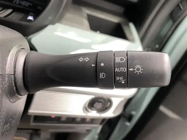 スズキ スペーシア ギア マイスタイル 鹿児島県 2023(令5)年 2.7万km オフブルーメタリック/ホワイト2トーン 純正ナビ/(フルセグTV/Bluetooth/DVD/CD)/全方位モニター/ヘッドアップディスプレイ/スズキセーフティサポート/　・デュアルカメラブレーキサポート/　・誤発進抑制機能/　・車線逸脱抑制機能/　・ふらつき警報機能/　・先行車発進お知らせ機能/　・アダプティブクルーズコントロール/　・標識認識機能/　・ハイビームアシスト/前席シートヒーター/両側パワースライドドア/ロールサンシェード/前後ドライブレコーダー/ETC/純正ドアバイザー/LEDヘッドライト/フォグランプ