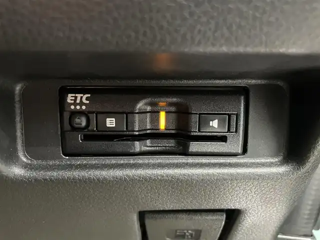 スズキ スペーシア ギア マイスタイル 鹿児島県 2023(令5)年 2.7万km オフブルーメタリック/ホワイト2トーン 純正ナビ/(フルセグTV/Bluetooth/DVD/CD)/全方位モニター/ヘッドアップディスプレイ/スズキセーフティサポート/　・デュアルカメラブレーキサポート/　・誤発進抑制機能/　・車線逸脱抑制機能/　・ふらつき警報機能/　・先行車発進お知らせ機能/　・アダプティブクルーズコントロール/　・標識認識機能/　・ハイビームアシスト/前席シートヒーター/両側パワースライドドア/ロールサンシェード/前後ドライブレコーダー/ETC/純正ドアバイザー/LEDヘッドライト/フォグランプ