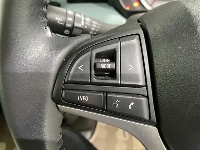 スズキ スペーシア ギア マイスタイル 鹿児島県 2023(令5)年 2.7万km オフブルーメタリック/ホワイト2トーン 純正ナビ/(フルセグTV/Bluetooth/DVD/CD)/全方位モニター/ヘッドアップディスプレイ/スズキセーフティサポート/　・デュアルカメラブレーキサポート/　・誤発進抑制機能/　・車線逸脱抑制機能/　・ふらつき警報機能/　・先行車発進お知らせ機能/　・アダプティブクルーズコントロール/　・標識認識機能/　・ハイビームアシスト/前席シートヒーター/両側パワースライドドア/ロールサンシェード/前後ドライブレコーダー/ETC/純正ドアバイザー/LEDヘッドライト/フォグランプ