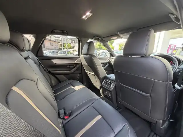 マツダ ＣＸ－６０ XD HV エクスクルーシブスポーツ 熊本県 2022(令4)年 3.2万km マシーングレープレミアムM ワンオーナー/BOSEプレミアムサウンド/ナビ機能付き純正ディスプレイオーディオ/【フルセグTV/Bluetooth/USB]/全周囲モニター/バックカメラ/ヘットアップディスプレイ/衝突軽減システム/レーダークルーズコントロール/レーンキープアシスト/ダウンヒルアシストコントロール/コーナーセンサー/レザーシート/前席パワーシート/前席シートヒーター/前席エアシート/電動リアゲート/純正20インチアルミホイール/オートLEDライト/オートマチックハイビーム/ビルトインETC/ドライブレコーダー/AC100V充電/横滑り防止装置/盗難防止装置/3列シート/純正フロアマット/ダブル＋サイドエアバック/プッシュスタート/スマートキー/スペアキー/取扱説明書/保証書