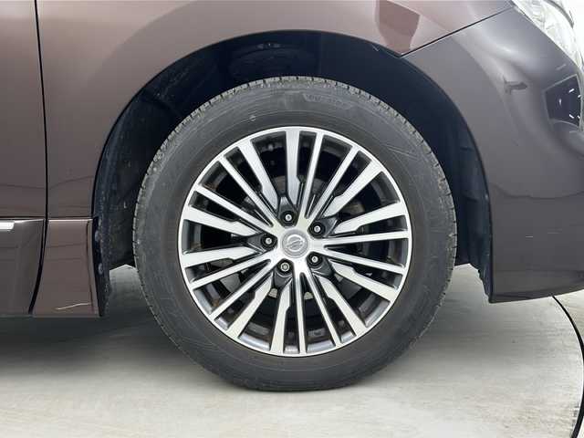 日産 エルグランド 250ハイウェイスター プレミアム 愛知県 2016(平28)年 13.2万km インペリアルアンバーP 純正８型ナビ/（CD/DVD/USB/フルセグTV）/フリップダウンモニター/クルーズコントロール/ETC/前後ドライブレコーダー/パワーシート/シートヒーター/オットマン/両側パワースライドドア/電動リアゲート/スマートキー/プッシュスタート/LEDヘッドライト/フロントフォグライト/ドアバイザー/純正アルミホイール/AC１００V電源