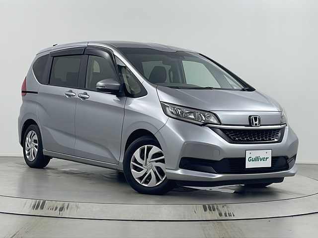 ホンダ フリード G ホンダセンシング 埼玉県 2020(令2)年 6.8万km ルナシルバーM 純正ナビ/（BT/フルTV/CD/DVD/AM/FM）/バックカメラ/ホンダセンシング/・衝突軽減ブレーキ（CMBS）/・アダプティブクルーズコントロール（ACC)/・車線維持支援システム（LKAS)/・オートハイビーム/両側パワースライドドア/ビルトインETC/シートヒーターDN席/スペア1本