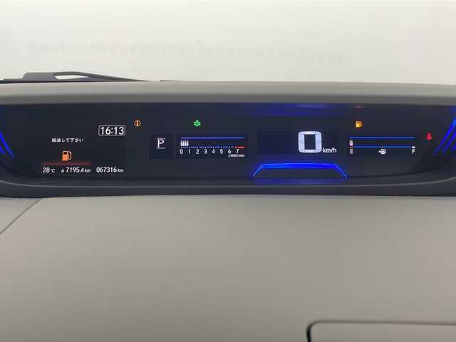 ホンダ フリード G ホンダセンシング 埼玉県 2020(令2)年 6.8万km ルナシルバーM 純正ナビ/（BT/フルTV/CD/DVD/AM/FM）/バックカメラ/ホンダセンシング/・衝突軽減ブレーキ（CMBS）/・アダプティブクルーズコントロール（ACC)/・車線維持支援システム（LKAS)/・オートハイビーム/両側パワースライドドア/ビルトインETC/シートヒーターDN席/スペア1本