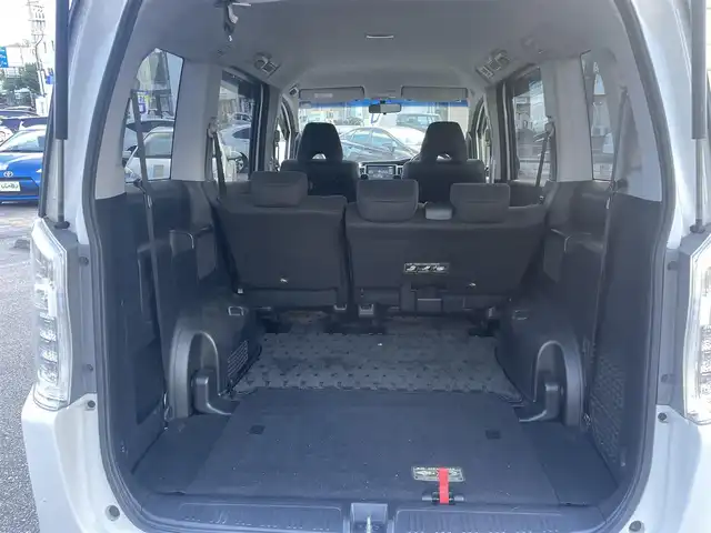 ホンダ ステップワゴン スパーダ Zi 沖縄県 2013(平25)年 6.8万km ホワイトオーキッドパール (株)IDOMが運営する【じしゃロンコザ店】の自社ローン専用車両になりますこちらは現金またはオートローンご利用時の価格です。自社ローンご希望の方は別途その旨お申付け下さい/純正ナビ　/フルセグＴＶ　/バックカメラ　/Ｂｌｕｅｔｏｏｔｈ接続　/ＣＤ／ＤＶＤ再生　/ＥＴＣ　/両側パワースライドドア　/アイドリングストップ　/スマートキー　/スペアキー　/オートライト