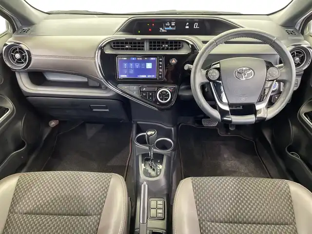 トヨタ アクア クロスオーバー グラム 栃木県 2019(平31)年 6.4万km ベージュ ワンオーナー/純正ナビ(NSZT-W68T)/(フルセグTV・Bluetooth・CD・SD)/バックカメラ/トヨタセーフティセンス/ ・プリクラッシュセーフティ/ ・レーンキープアシスト/ ・オートマチックハイビーム/前後コーナーセンサー/純正ドライブレコーダー/ルーフレール/純正アルミホイール/純正フロアマット/ステアリングスイッチ/運転席アームレスト/ドアバイザー/スマートキー/スペアキー１本/取扱説明書/保証書/禁煙車