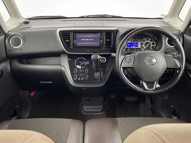 日産 デイズ ルークス HWS X Vセレクション 埼玉県 2018(平30)年 4.4万km スパークリングレッド/ブラック 純正ＳＤナビ　/全方位カメラ　/前方ドライブレコーダー　/両側パワースライドドア　/ＥＴＣ　/エマージェンシーブレーキ　/レーンキープアシスト　/前後コーナーセンサー　/ＬＥＤヘッドライト　/純正１５ンチアルミホイール/純正フロアマット/フォグランプ/ドアバイザー/ロールサンシェード
