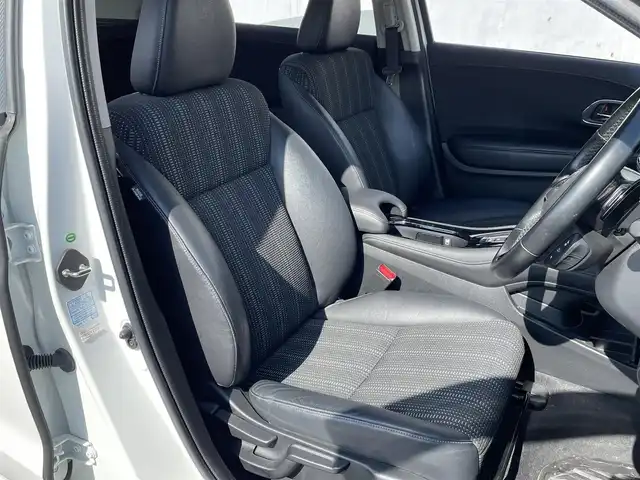 ホンダ ヴェゼル ハイブリッド Z 千葉県 2015(平27)年 11.2万km ホワイトオーキッドパール (株)IDOMが運営する【じしゃロン八千代店】の自社ローン対象車両になります。こちらは現金またはオートローンご利用時の価格です。自社ローンご希望の方は別途その旨お申付け下さい/スタッドレスタイヤ/サマータイヤ/Bluetooth接続/ハイブリッド車